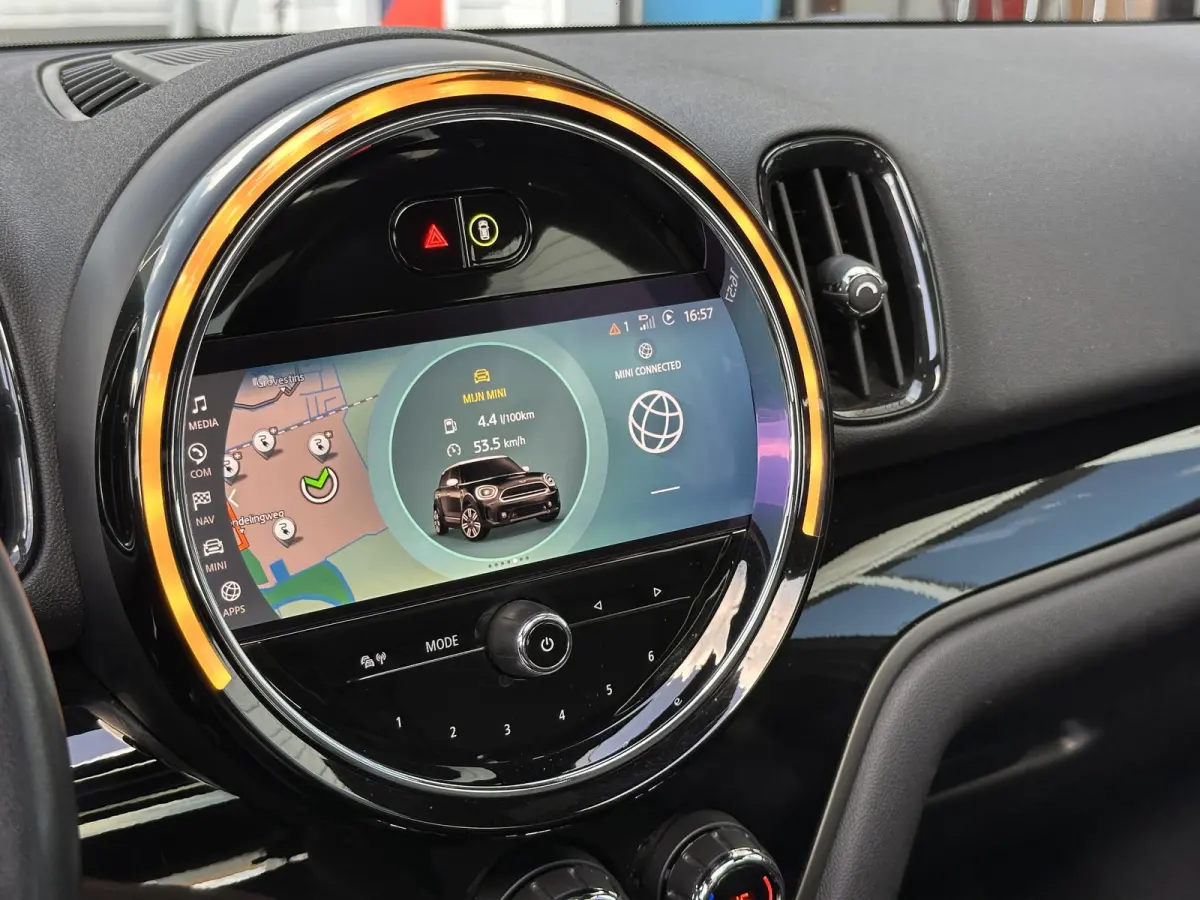 Cooper ALL4 AT | FACELIFT | 1e Eigenaar | Dealeronderhouden | Virtual Cockpit | PANO | Stoelverwarming | Navigatie | Carplay | Elektrische Achterklep | Achteruitrijcamera | Parkeersensoren |