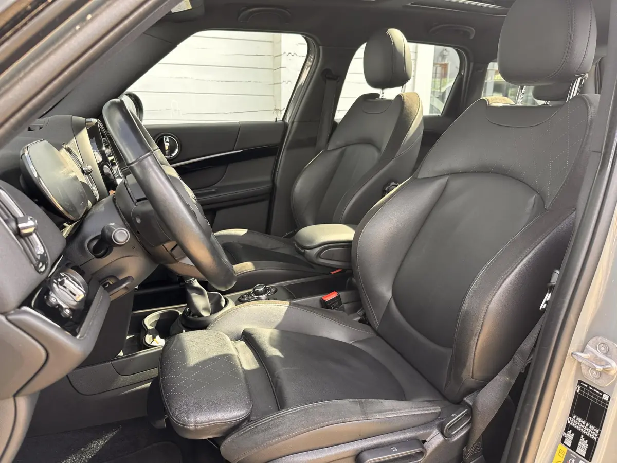 Cooper ALL4 AT | FACELIFT | 1e Eigenaar | Dealeronderhouden | Virtual Cockpit | PANO | Stoelverwarming | Navigatie | Carplay | Elektrische Achterklep | Achteruitrijcamera | Parkeersensoren |