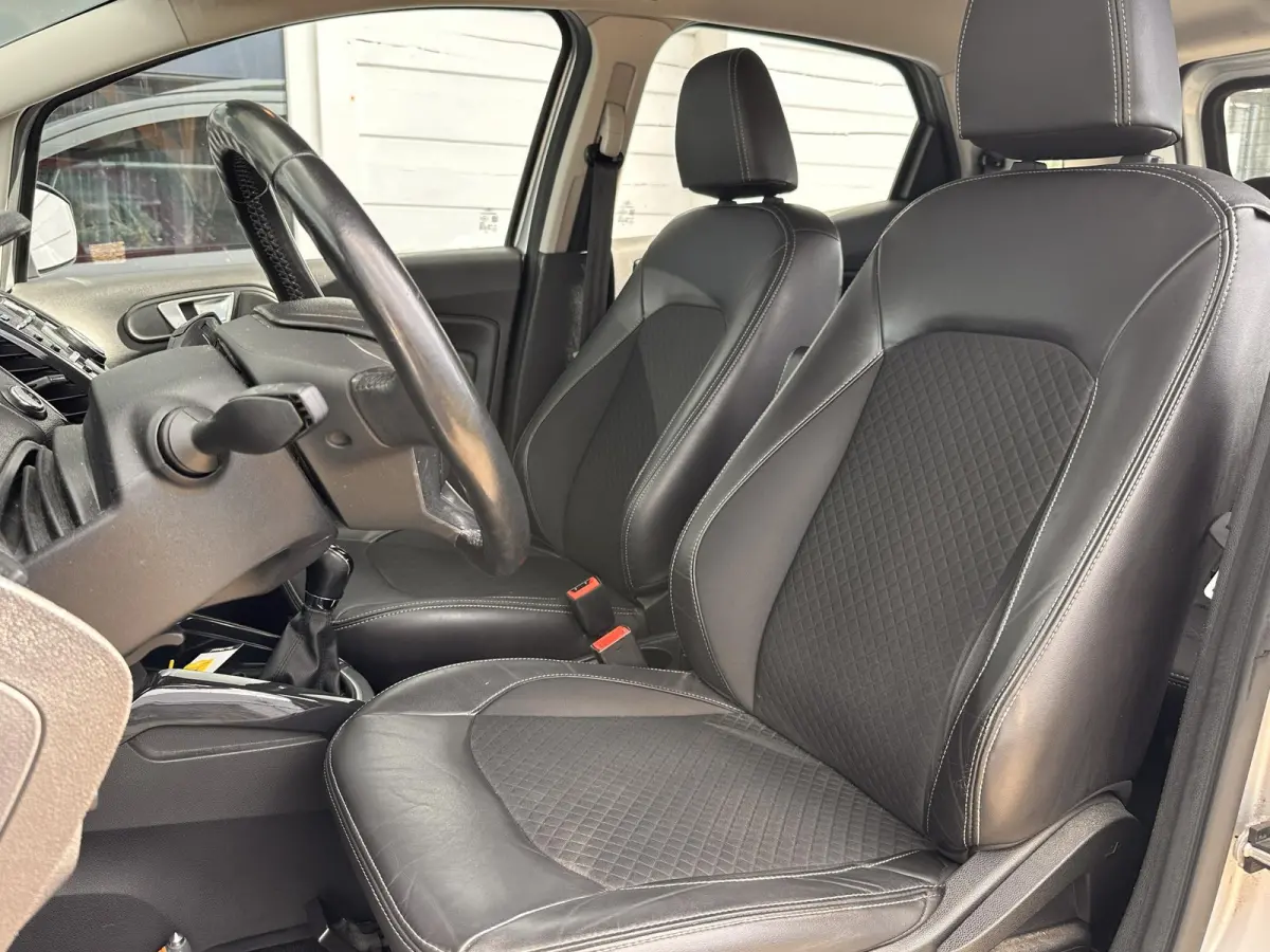 1.0 EcoBoost Titanium 125PK | 2e Eigenaar | NL AUTO | Navigatie | Sony Audio | Climate Control | Cruise Control | Stoelverwarming | Voorruitverwarming | Parkeersensoren | Privacy Glass |