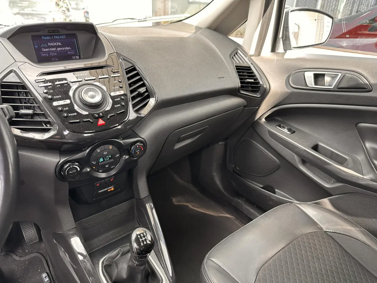 1.0 EcoBoost Titanium 125PK | 2e Eigenaar | NL AUTO | Navigatie | Sony Audio | Climate Control | Cruise Control | Stoelverwarming | Voorruitverwarming | Parkeersensoren | Privacy Glass |