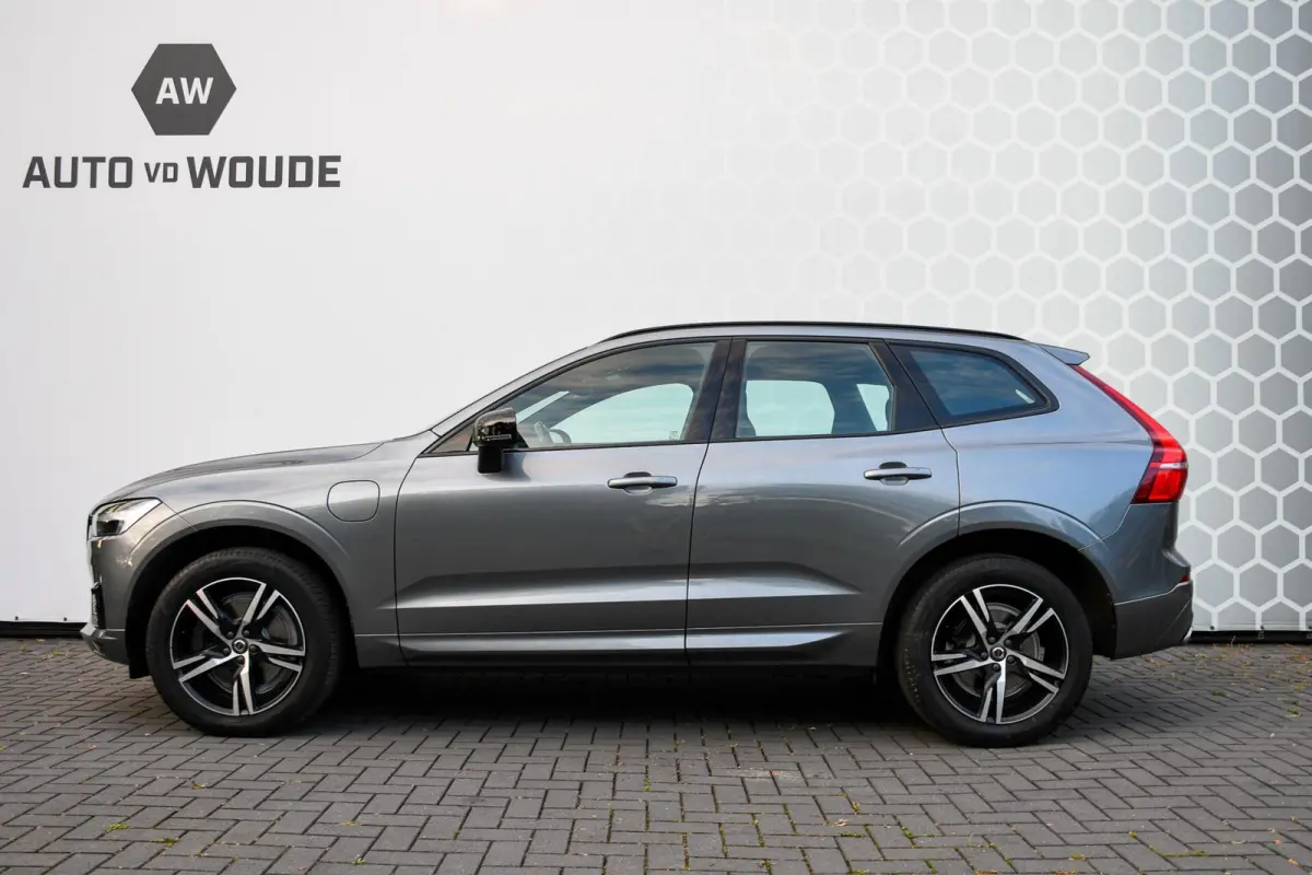 2.0 Recharge T6 AWD R-Design PANO LEER TREKHAAK LED