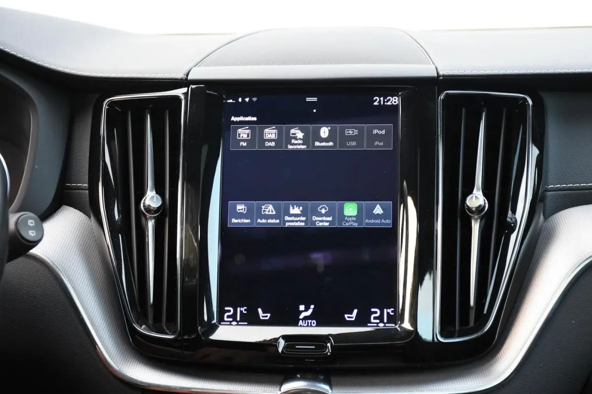 2.0 Recharge T6 AWD R-Design PANO LEER TREKHAAK LED