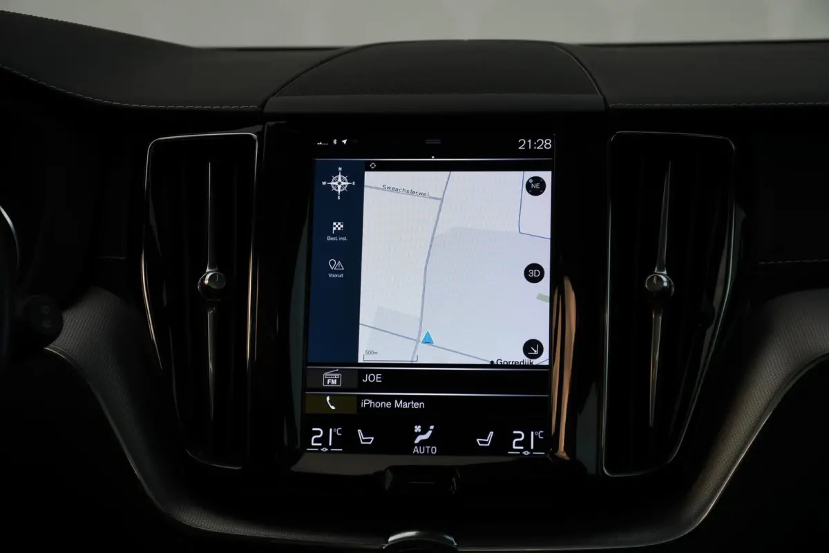 2.0 Recharge T6 AWD R-Design PANO LEER TREKHAAK LED