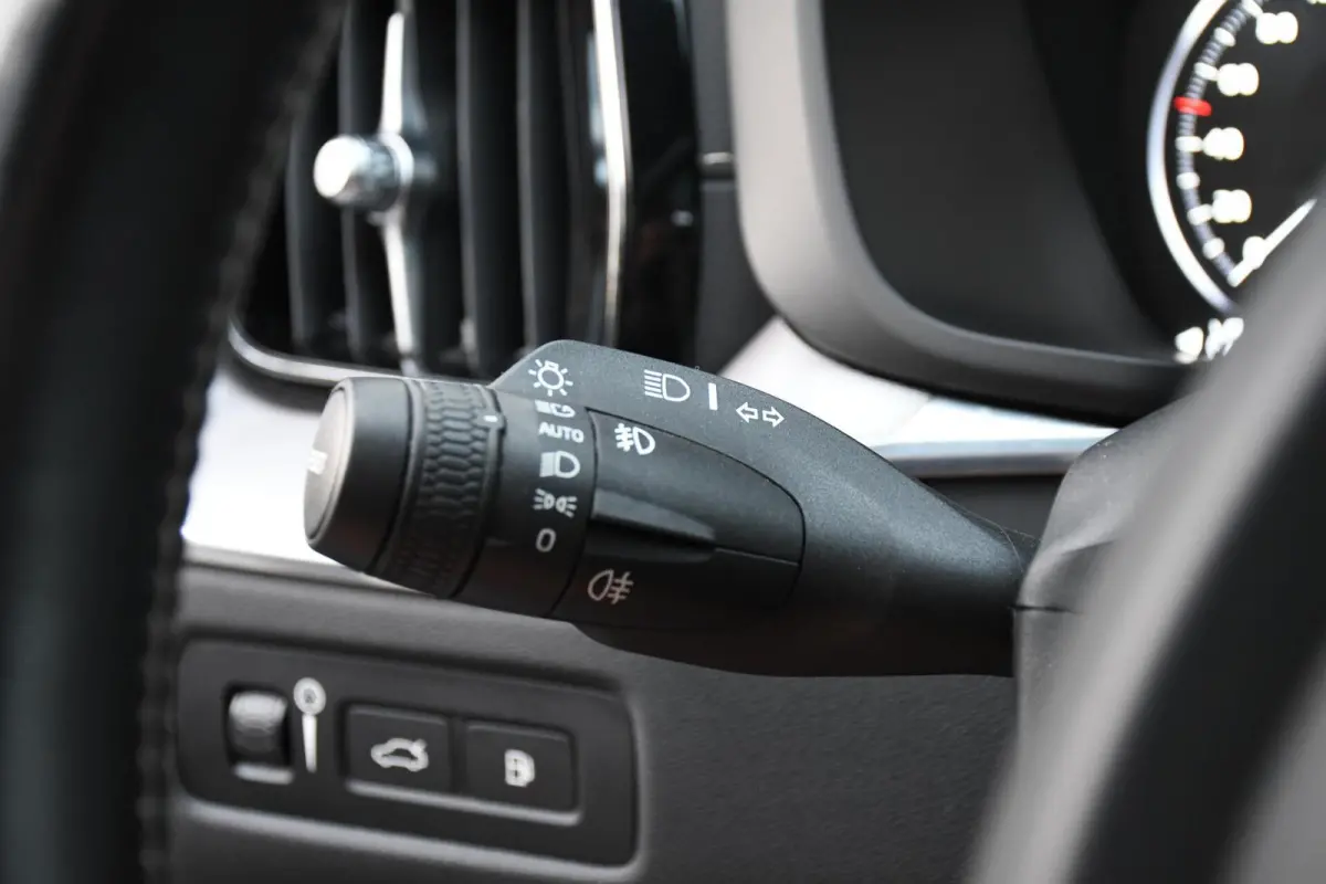 2.0 Recharge T6 AWD R-Design PANO LEER TREKHAAK LED