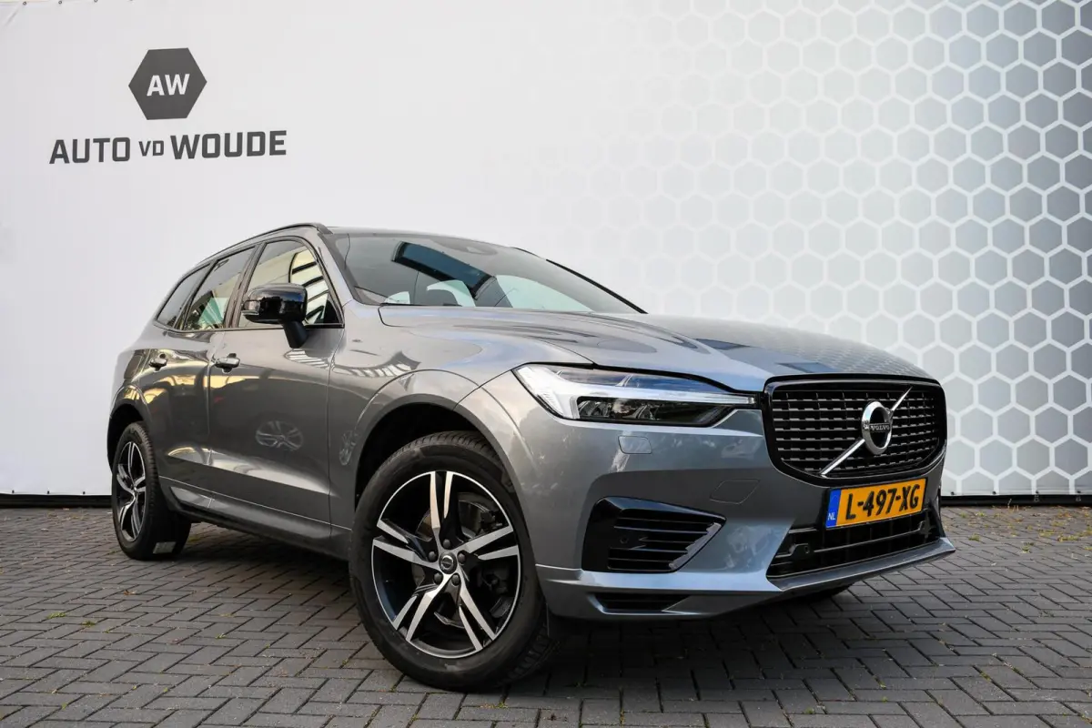 2.0 Recharge T6 AWD R-Design PANO LEER TREKHAAK LED