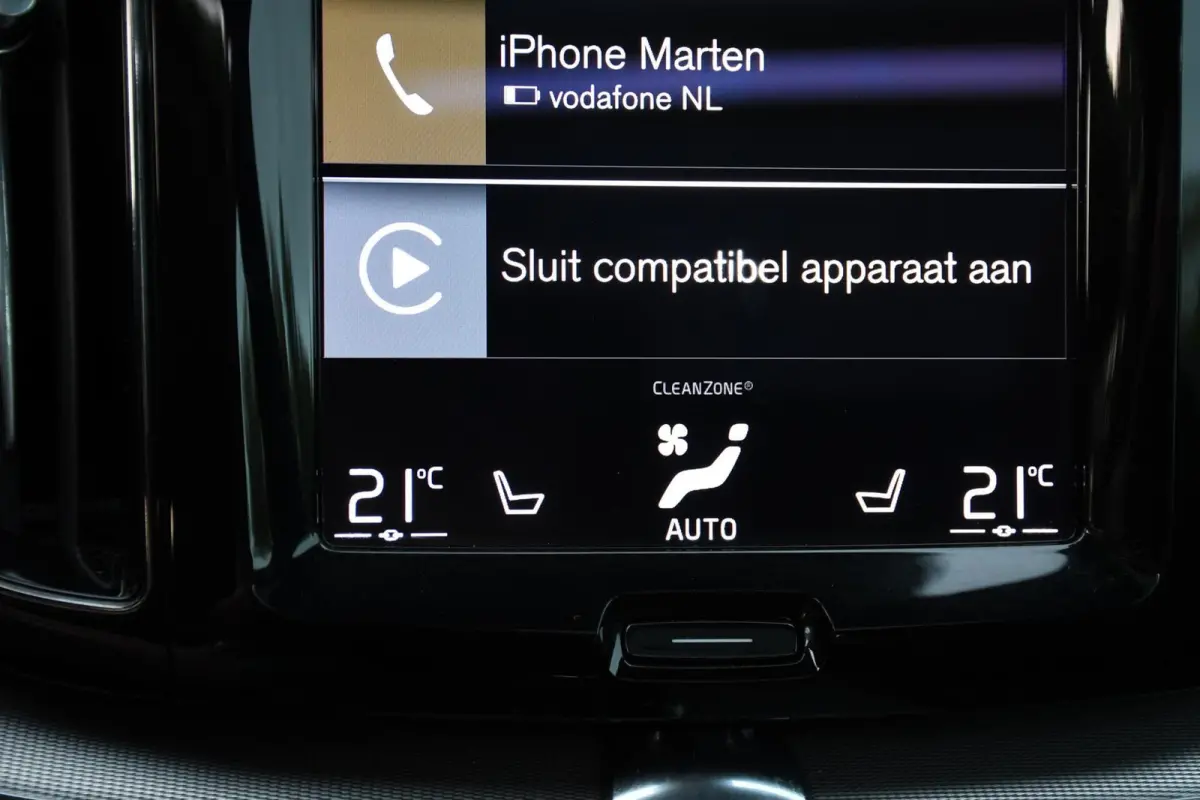 2.0 Recharge T6 AWD R-Design PANO LEER TREKHAAK LED