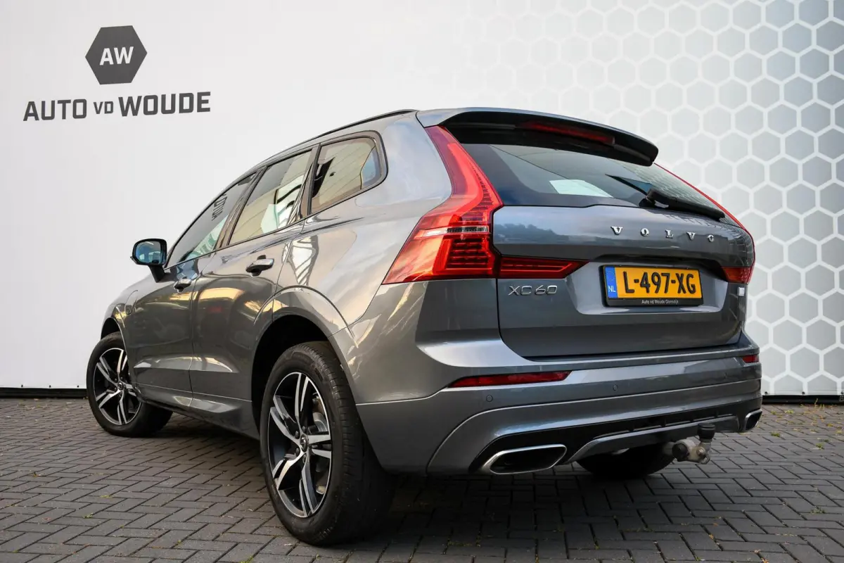 2.0 Recharge T6 AWD R-Design PANO LEER TREKHAAK LED