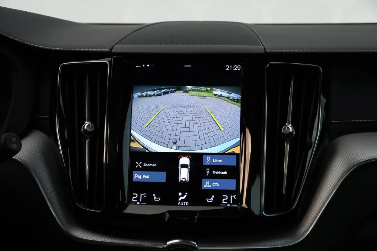 2.0 Recharge T6 AWD R-Design PANO LEER TREKHAAK LED