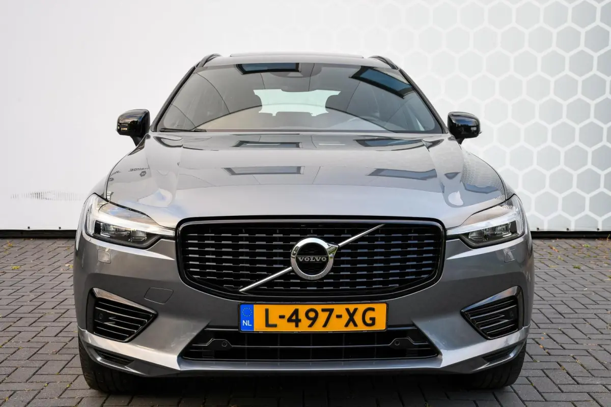 2.0 Recharge T6 AWD R-Design PANO LEER TREKHAAK LED