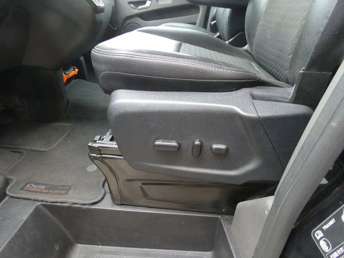 320 2.0 TDCI L2H1 Sport* navi/cam*xenon*