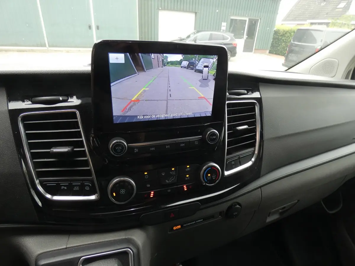 320 2.0 TDCI L2H1 Sport* navi/cam*xenon*