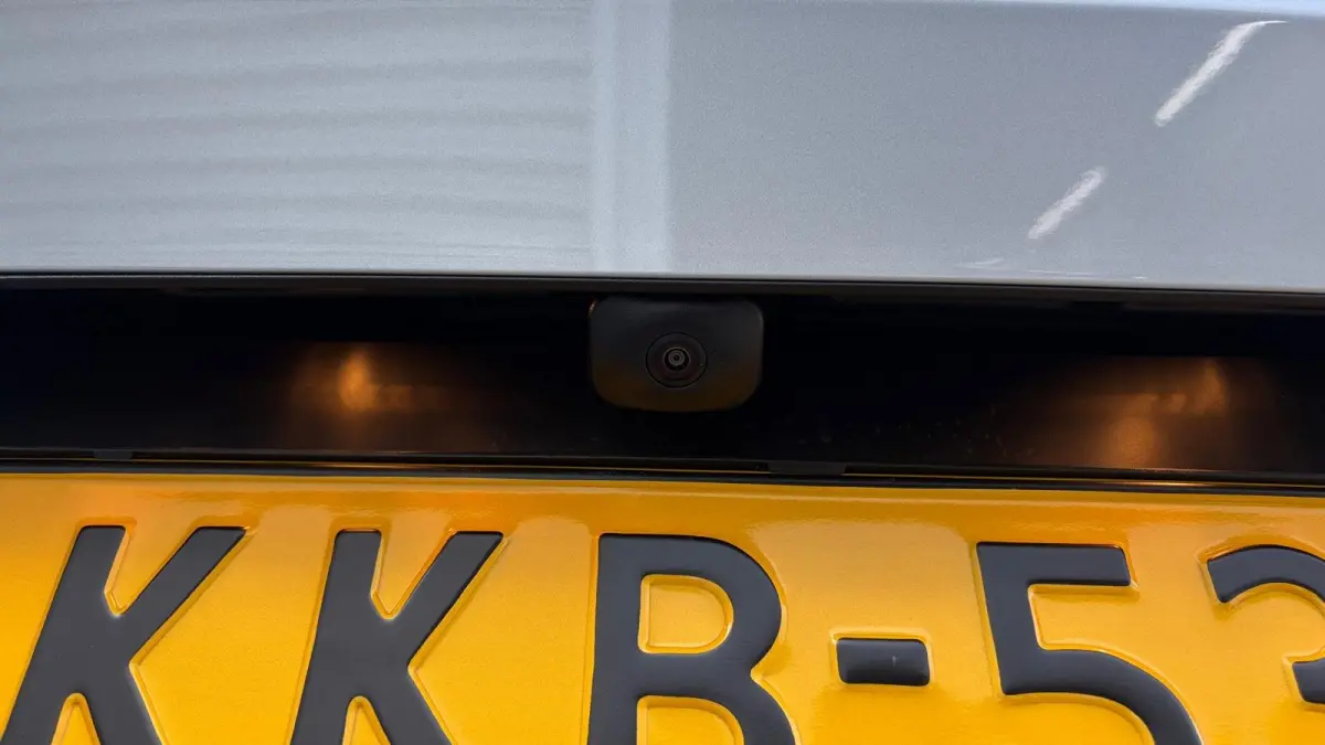 GS - | 11 kW boordlader | 17" Lichtmetalen velgen in Zwart met 215/60 R17 banden | Achteruitrijcamera
