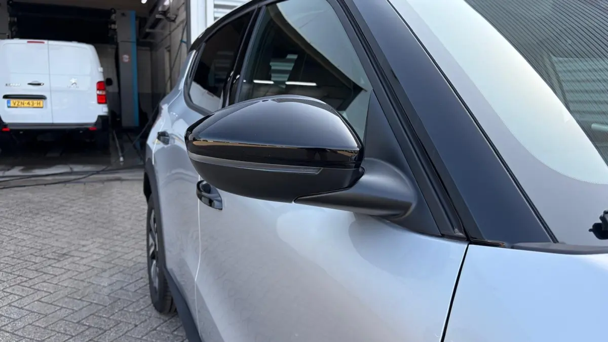 GS - | 11 kW boordlader | 17" Lichtmetalen velgen in Zwart met 215/60 R17 banden | Achteruitrijcamera