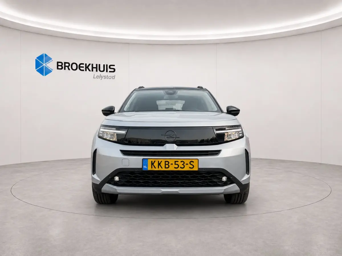 GS - | 11 kW boordlader | 17" Lichtmetalen velgen in Zwart met 215/60 R17 banden | Achteruitrijcamera