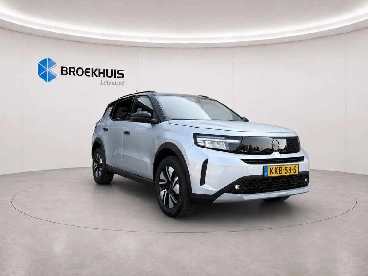 GS - | 11 kW boordlader | 17" Lichtmetalen velgen in Zwart met 215/60 R17 banden | Achteruitrijcamera