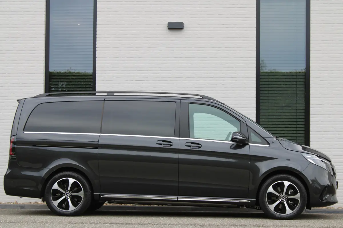 300 L2 / AMG / Luchtvering / 7-Persoons / Burmester / Electr Stoelen / Vol Opties / NIEUW!!