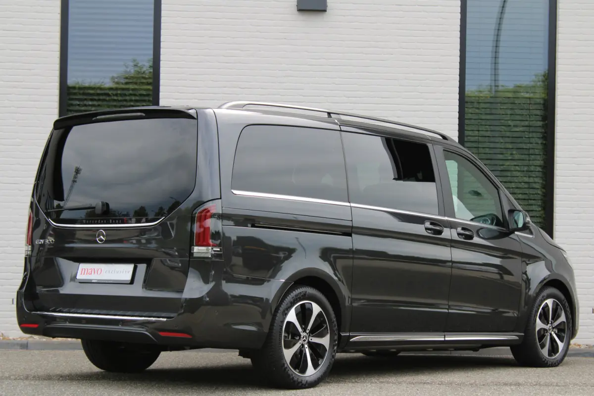 300 L2 / AMG / Luchtvering / 7-Persoons / Burmester / Electr Stoelen / Vol Opties / NIEUW!!