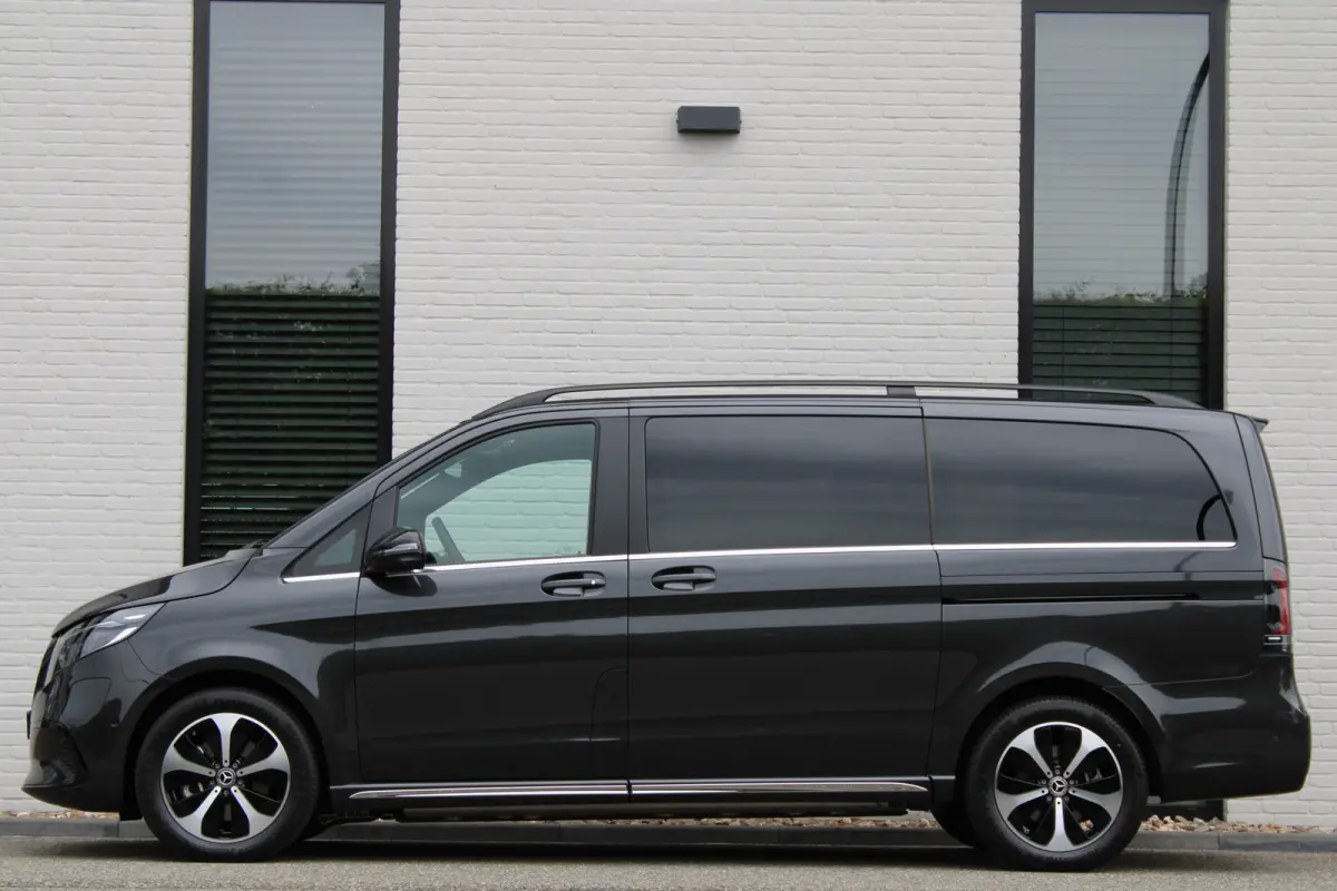 300 L2 / AMG / Luchtvering / 7-Persoons / Burmester / Electr Stoelen / Vol Opties / NIEUW!!