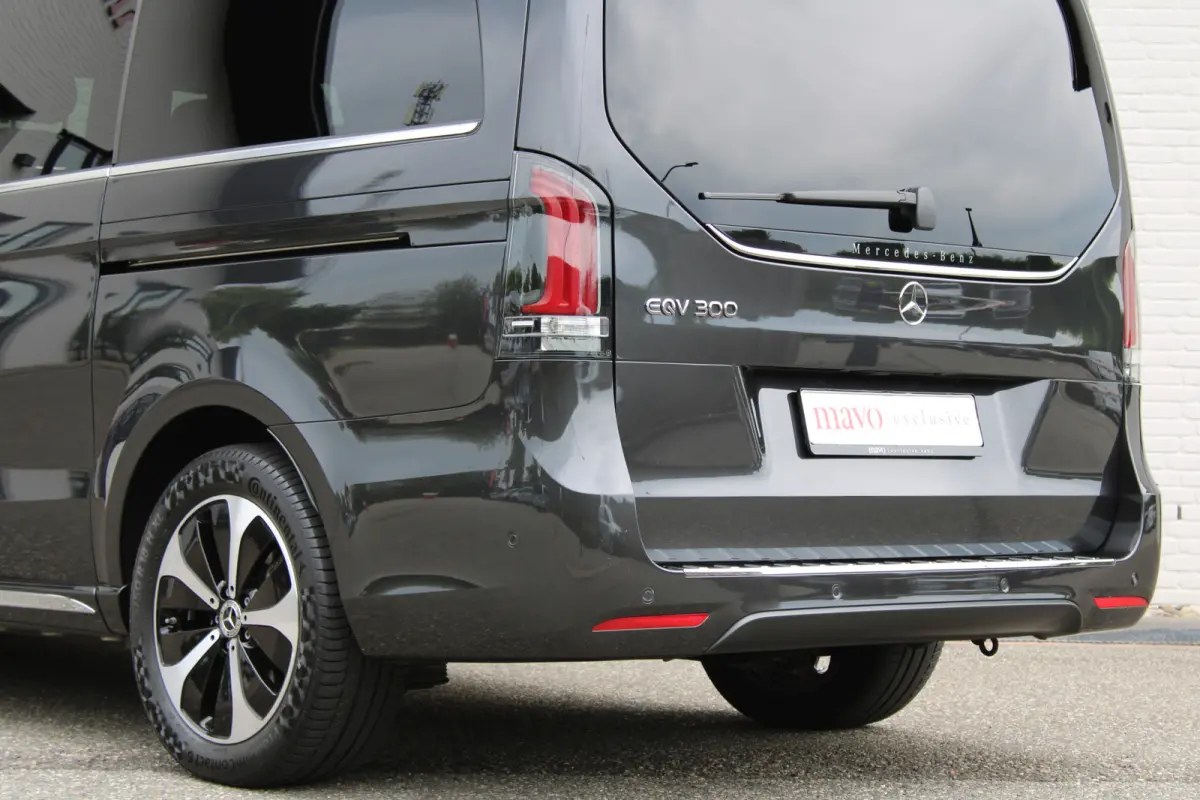 300 L2 / AMG / Luchtvering / 7-Persoons / Burmester / Electr Stoelen / Vol Opties / NIEUW!!