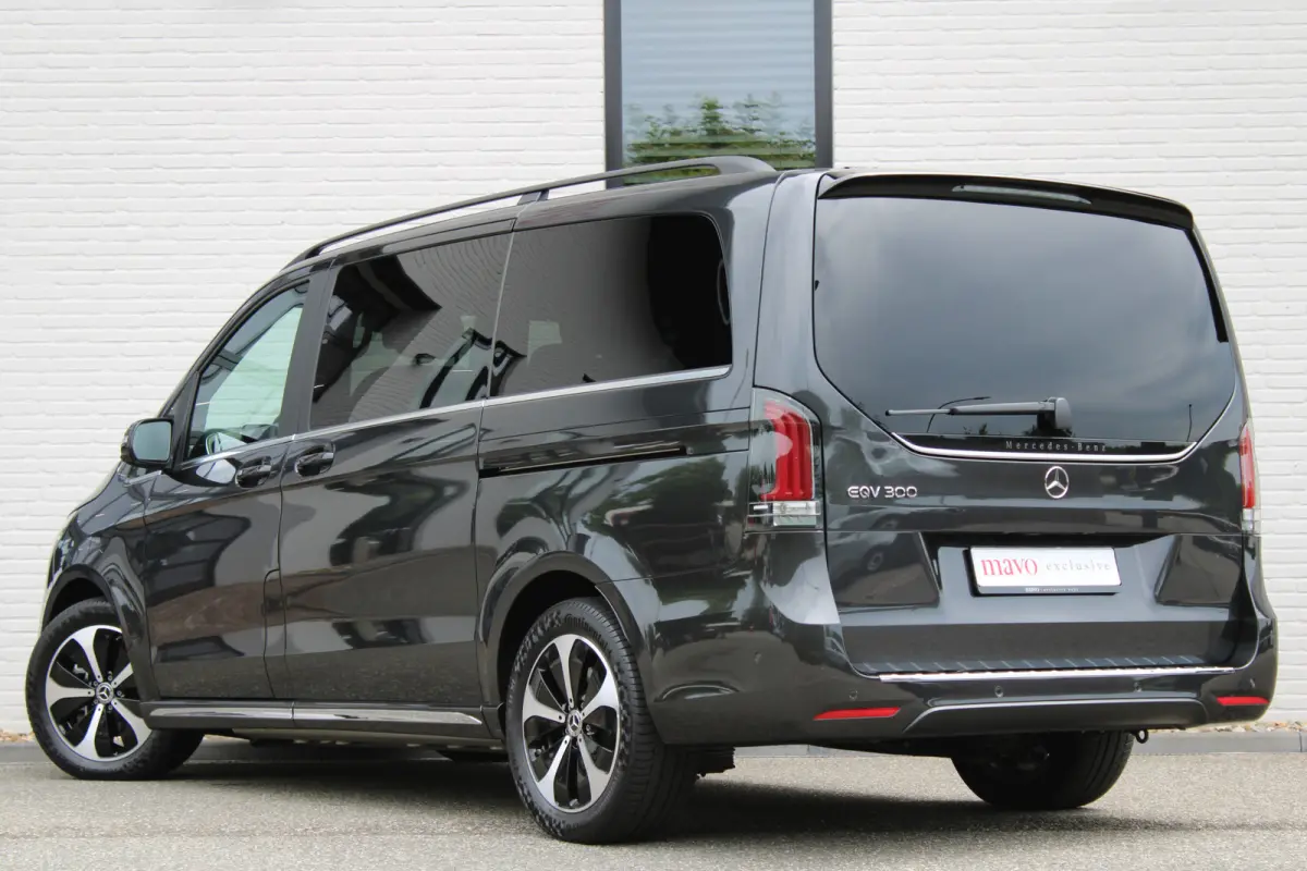 300 L2 / AMG / Luchtvering / 7-Persoons / Burmester / Electr Stoelen / Vol Opties / NIEUW!!