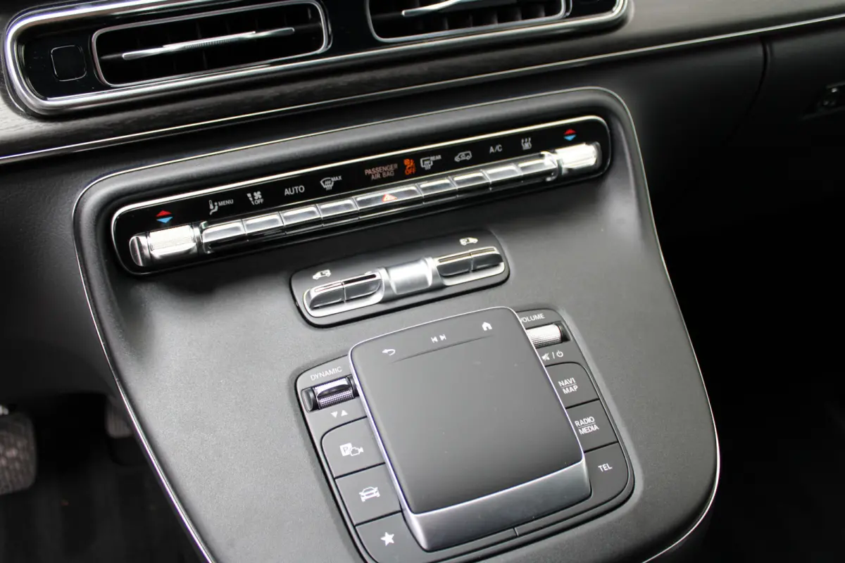 300 L2 / AMG / Luchtvering / 7-Persoons / Burmester / Electr Stoelen / Vol Opties / NIEUW!!