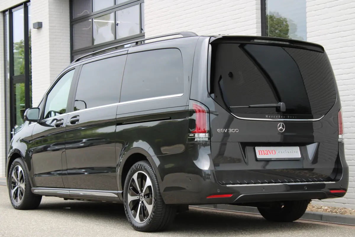 300 L2 / AMG / Luchtvering / 7-Persoons / Burmester / Electr Stoelen / Vol Opties / NIEUW!!