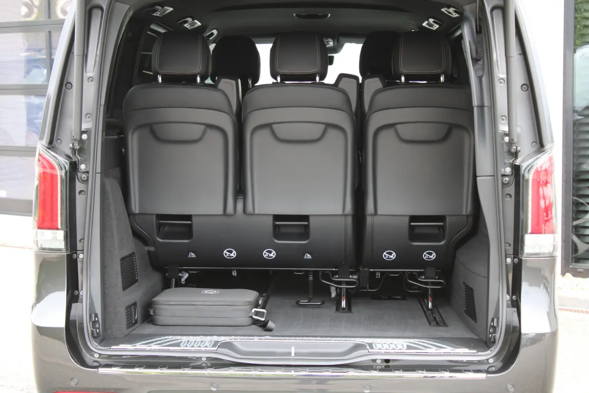 300 L2 / AMG / Luchtvering / 7-Persoons / Burmester / Electr Stoelen / Vol Opties / NIEUW!!