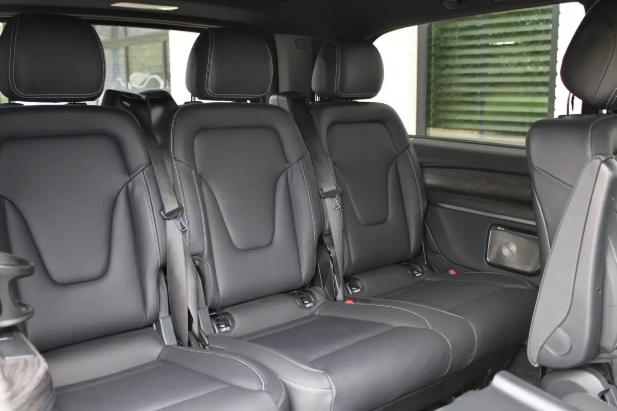 300 L2 / AMG / Luchtvering / 7-Persoons / Burmester / Electr Stoelen / Vol Opties / NIEUW!!