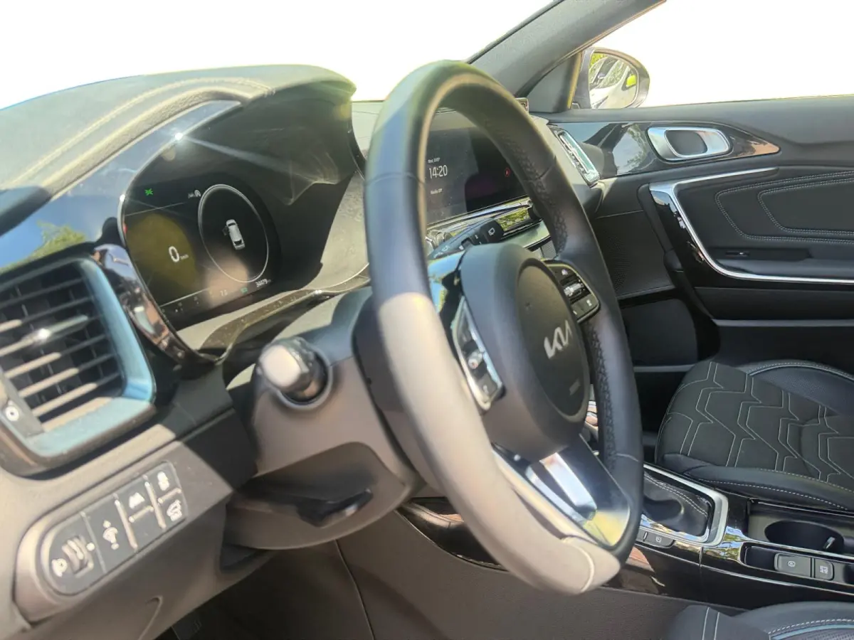 1.0 T-GDi MHEV Design Edition AUTOMAAT | STOELVERWARMING | ELEKTRISCHE ACHTERKLEP | RESTERENDE FABRIEKSGARANTIE TM 2032