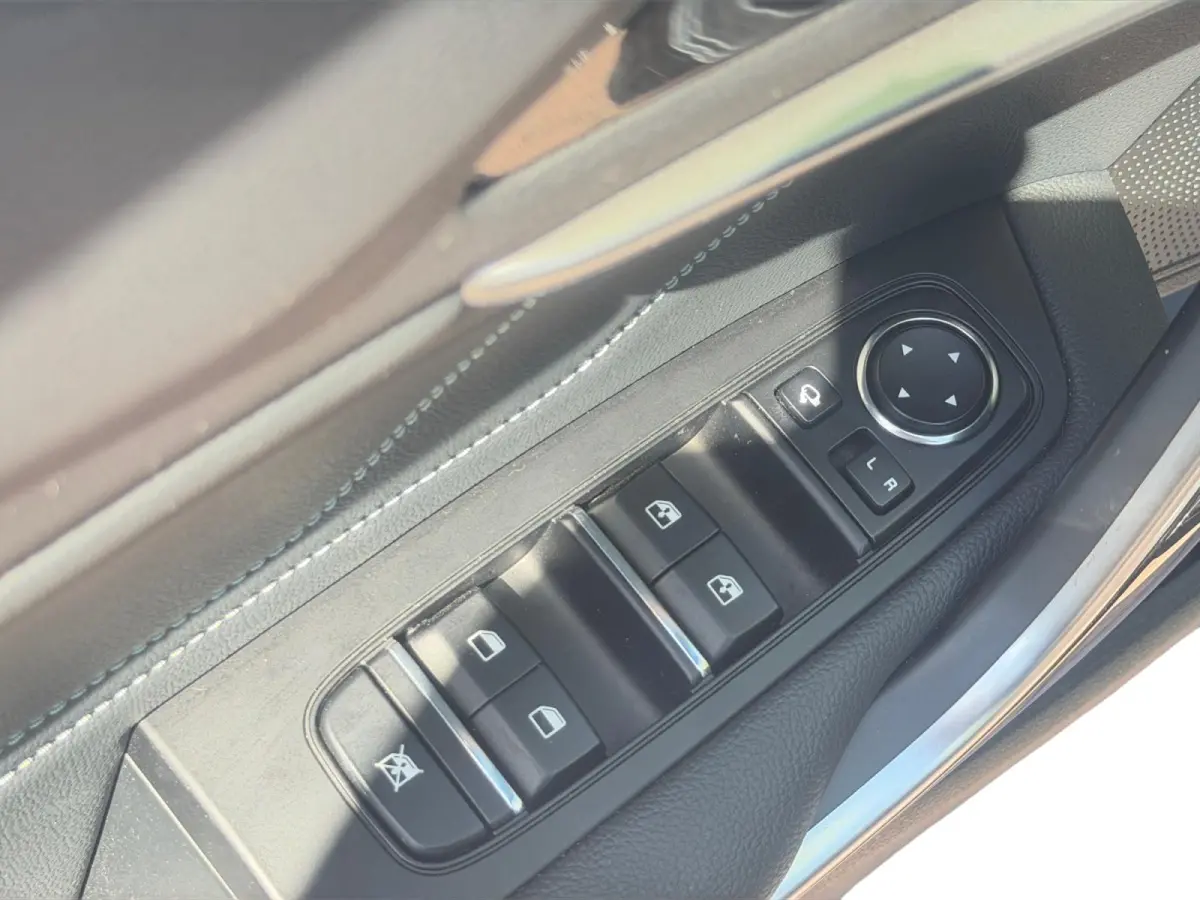 1.0 T-GDi MHEV Design Edition AUTOMAAT | STOELVERWARMING | ELEKTRISCHE ACHTERKLEP | RESTERENDE FABRIEKSGARANTIE TM 2032