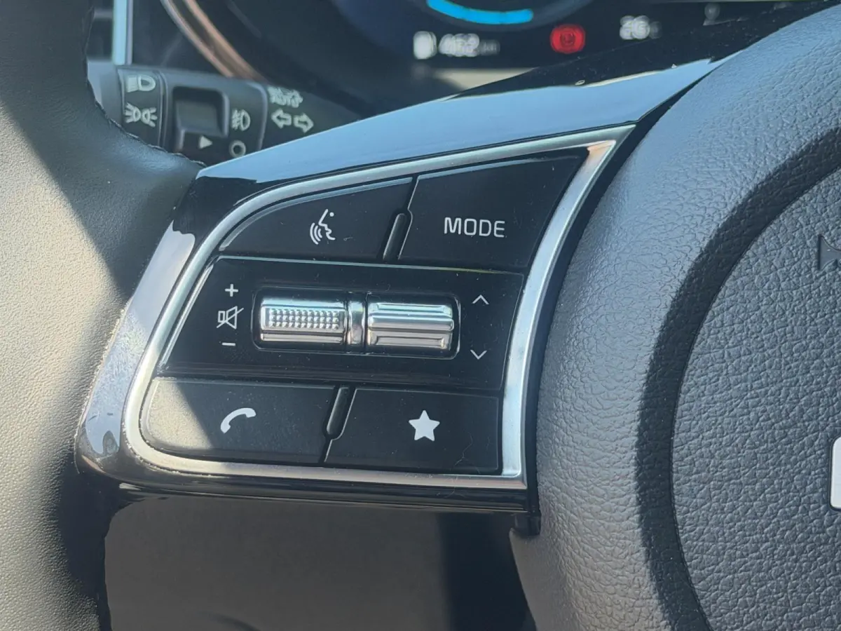 1.0 T-GDi MHEV Design Edition AUTOMAAT | STOELVERWARMING | ELEKTRISCHE ACHTERKLEP | RESTERENDE FABRIEKSGARANTIE TM 2032