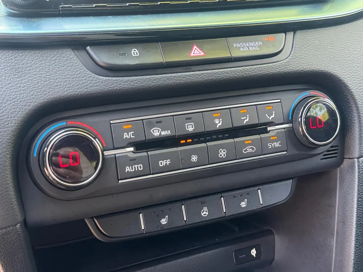 1.0 T-GDi MHEV Design Edition AUTOMAAT | STOELVERWARMING | ELEKTRISCHE ACHTERKLEP | RESTERENDE FABRIEKSGARANTIE TM 2032
