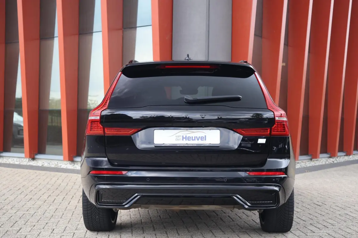 T6 Recharge AWD Black Edition | Stoelverwarming | Parkeercamera | Panoramadak | Pilot Assist | HUD | keyless