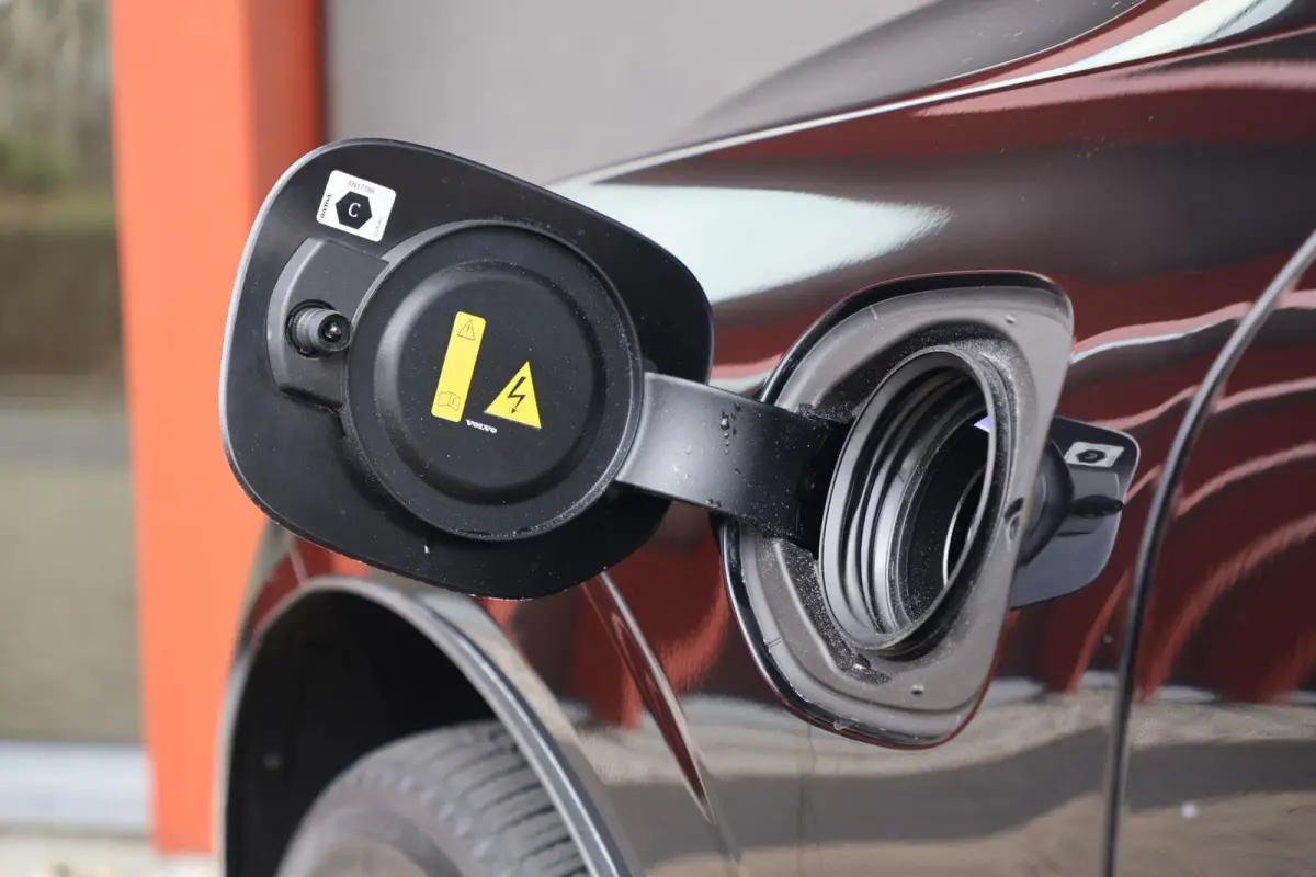T6 Recharge AWD Black Edition | Stoelverwarming | Parkeercamera | Panoramadak | Pilot Assist | HUD | keyless