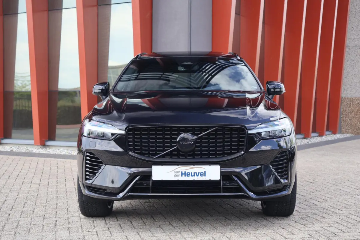 T6 Recharge AWD Black Edition | Stoelverwarming | Parkeercamera | Panoramadak | Pilot Assist | HUD | keyless