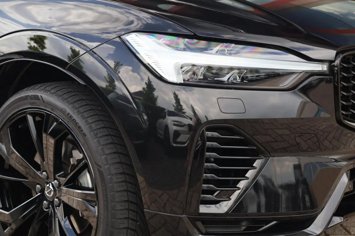 T6 Recharge AWD Black Edition | Stoelverwarming | Parkeercamera | Panoramadak | Pilot Assist | HUD | keyless