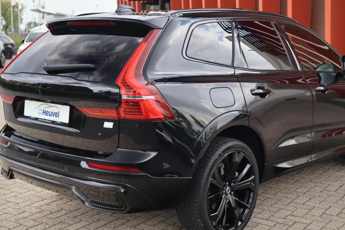 T6 Recharge AWD Black Edition | Stoelverwarming | Parkeercamera | Panoramadak | Pilot Assist | HUD | keyless