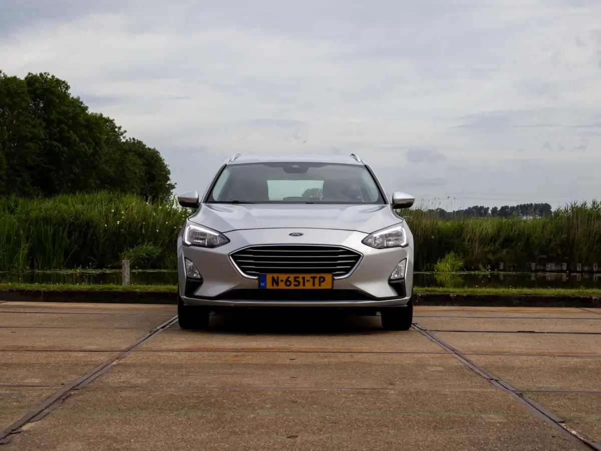 1.0 EcoBoost Trend Edition Business 16" Lane assist Apple CarPlay