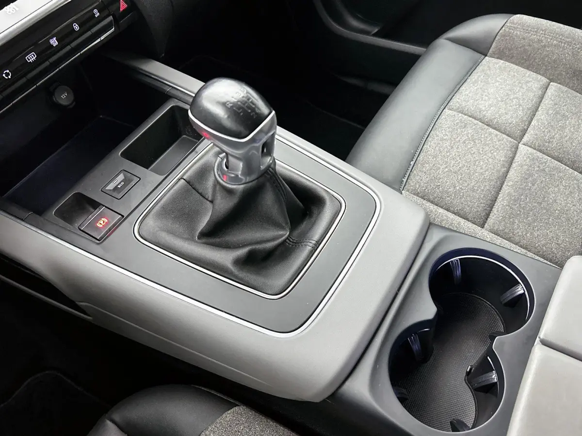 1.2 130pk Business | Navigatie | Camera | 18"LMV | LED | Stoelverwarming | Apple Carplay/Android Auto |