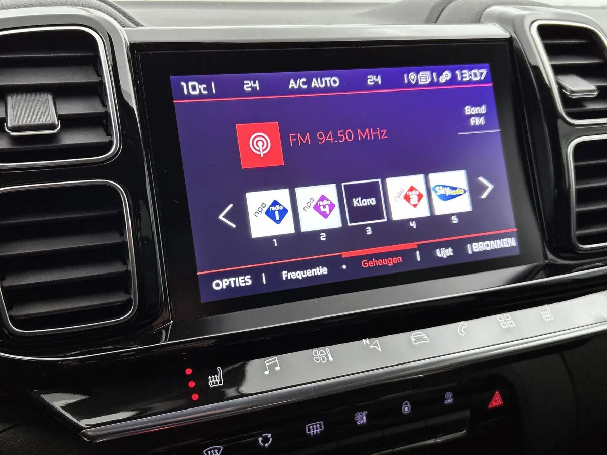 1.2 130pk Business | Navigatie | Camera | 18"LMV | LED | Stoelverwarming | Apple Carplay/Android Auto |