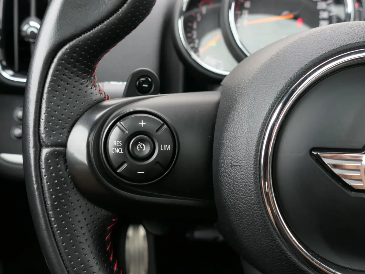 2.0 Cooper S Chili | JCW | Harman/Kardon | Elektrische achterklep | Keyless | Head-up display | Panoramadak | Stoelverwarming | Achteruitrijcamera