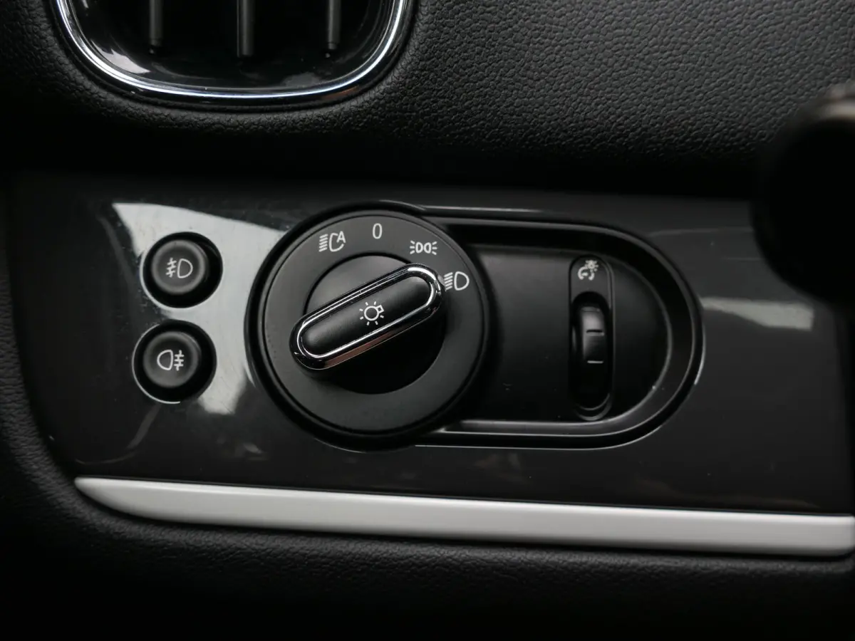 2.0 Cooper S Chili | JCW | Harman/Kardon | Elektrische achterklep | Keyless | Head-up display | Panoramadak | Stoelverwarming | Achteruitrijcamera