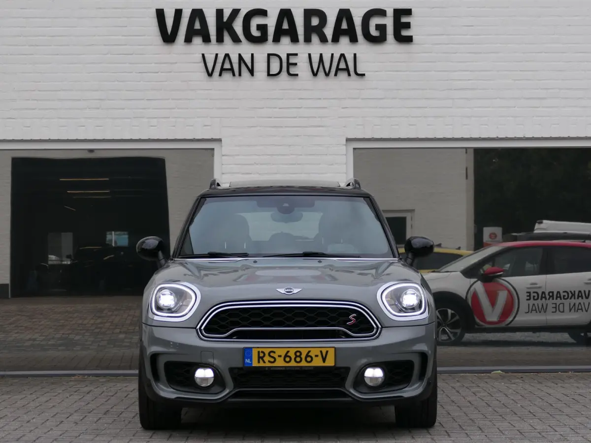 2.0 Cooper S Chili | JCW | Harman/Kardon | Elektrische achterklep | Keyless | Head-up display | Panoramadak | Stoelverwarming | Achteruitrijcamera