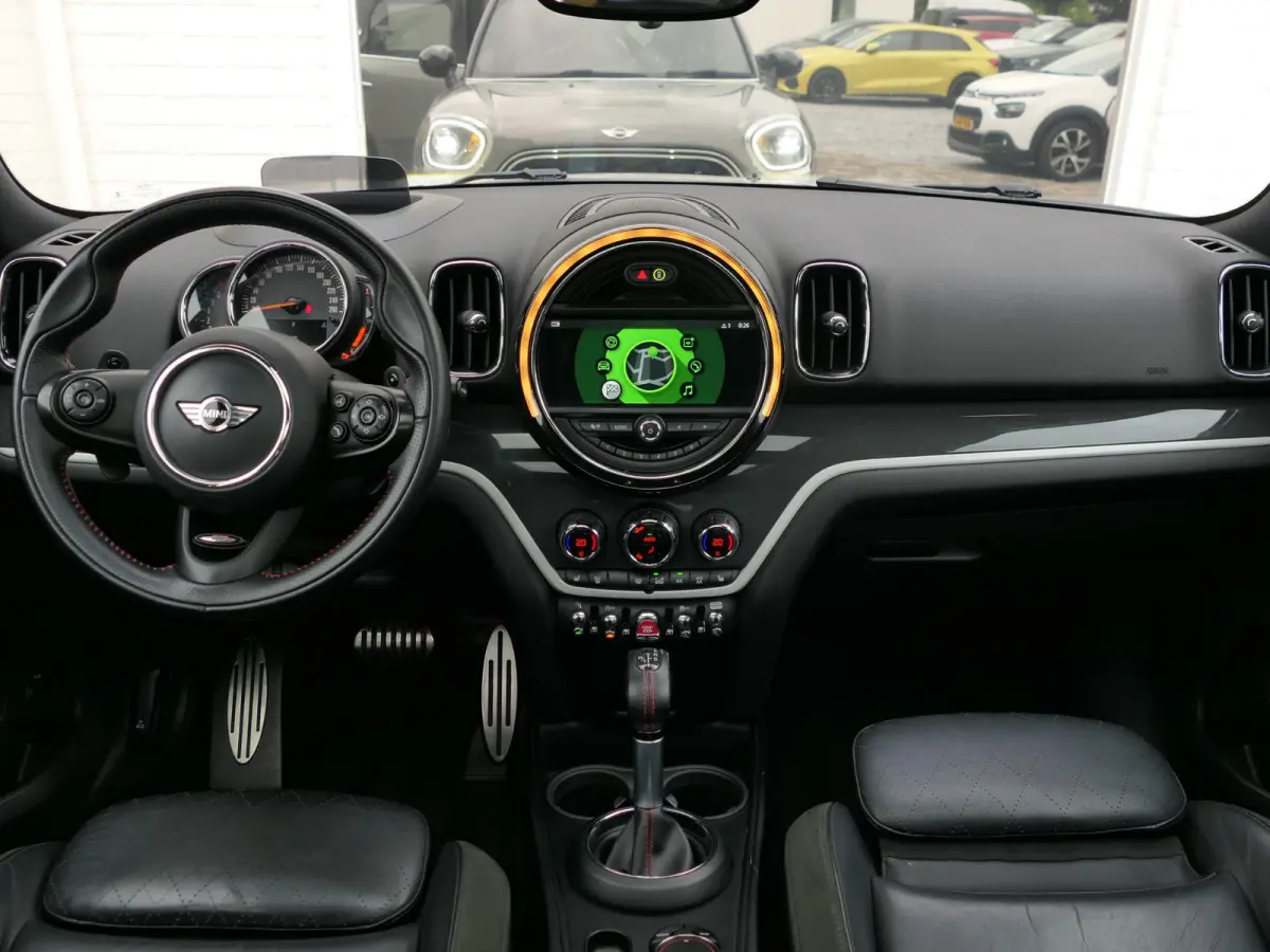 2.0 Cooper S Chili | JCW | Harman/Kardon | Elektrische achterklep | Keyless | Head-up display | Panoramadak | Stoelverwarming | Achteruitrijcamera