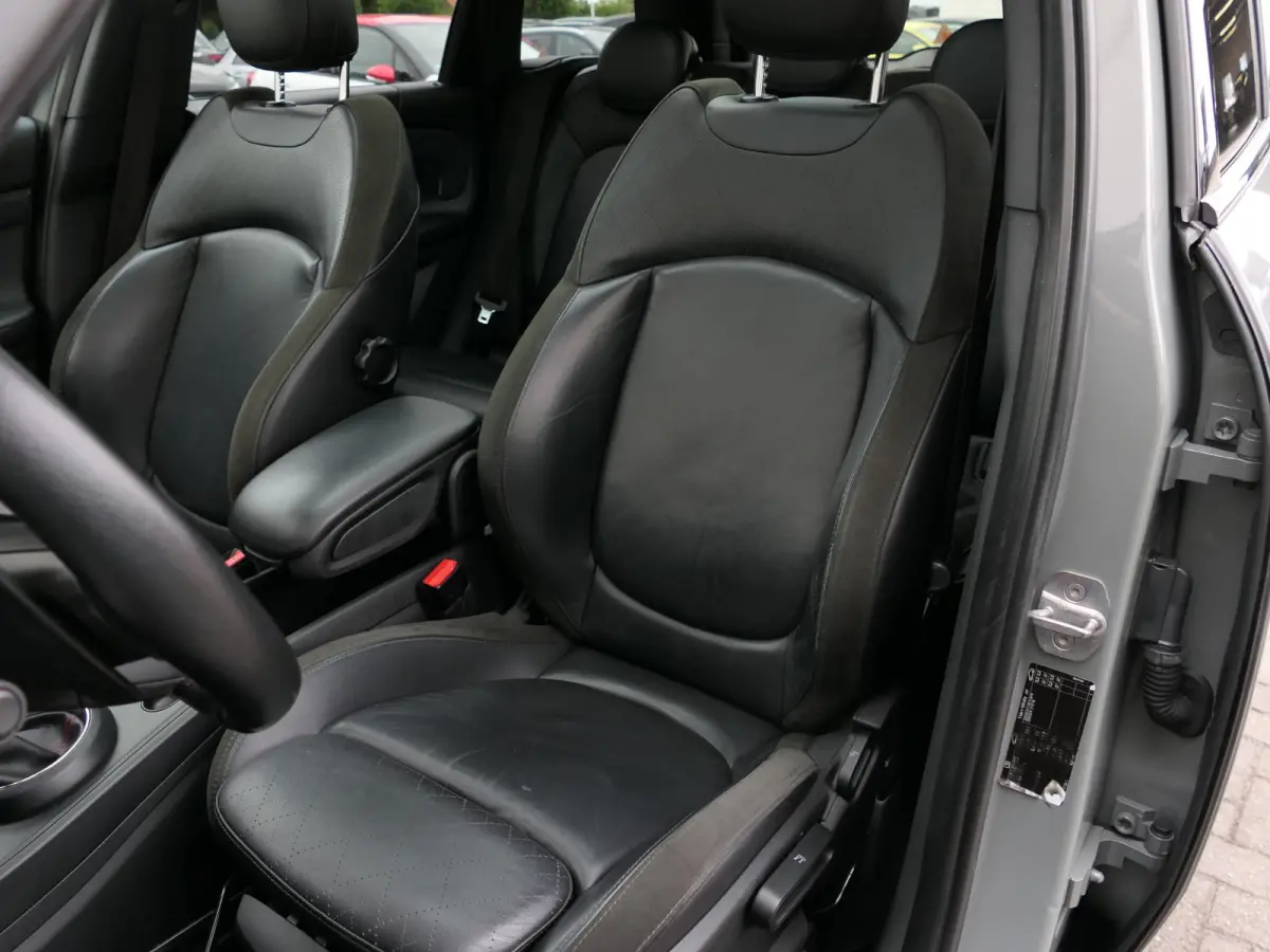 2.0 Cooper S Chili | JCW | Harman/Kardon | Elektrische achterklep | Keyless | Head-up display | Panoramadak | Stoelverwarming | Achteruitrijcamera