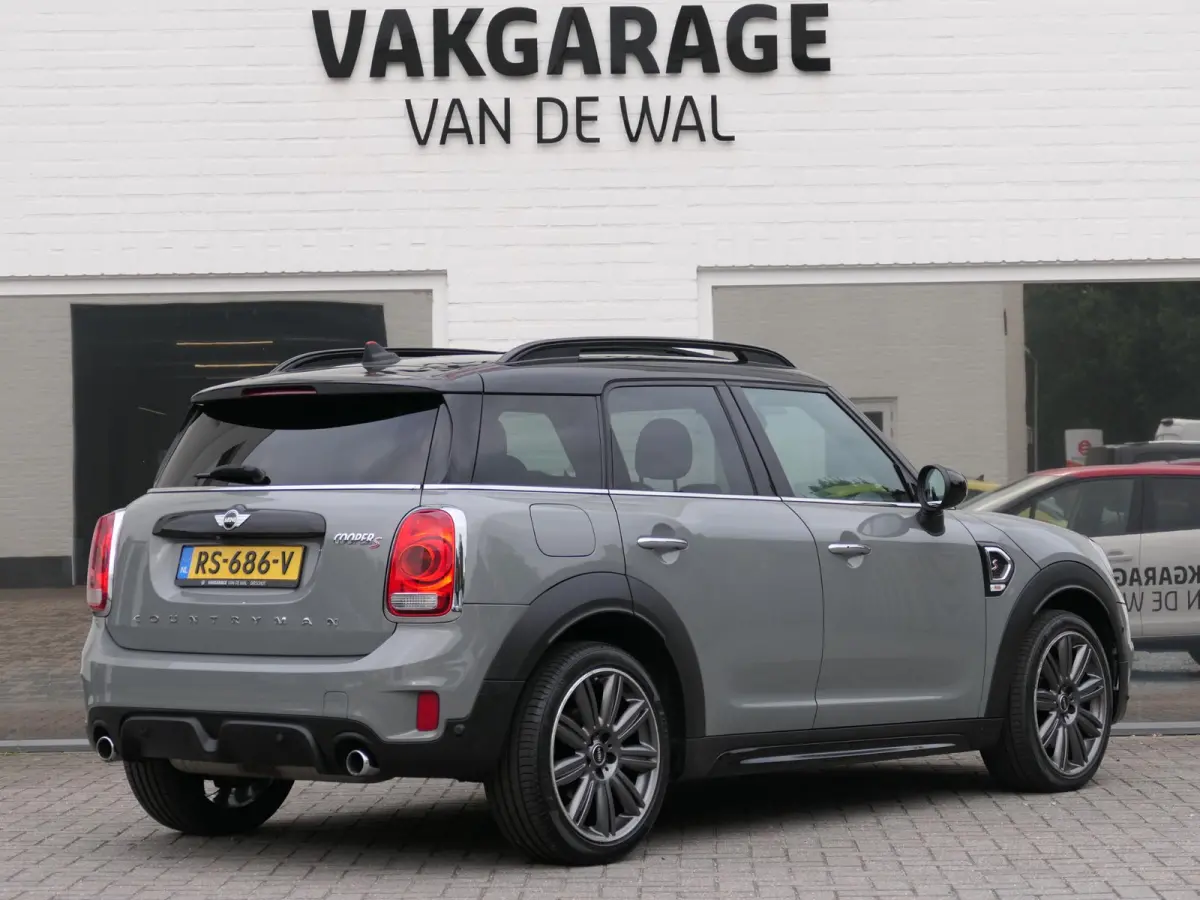 2.0 Cooper S Chili | JCW | Harman/Kardon | Elektrische achterklep | Keyless | Head-up display | Panoramadak | Stoelverwarming | Achteruitrijcamera