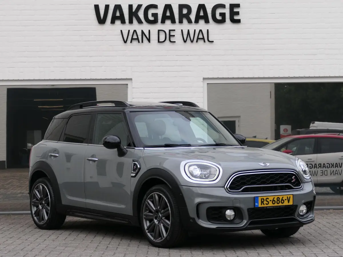 2.0 Cooper S Chili | JCW | Harman/Kardon | Elektrische achterklep | Keyless | Head-up display | Panoramadak | Stoelverwarming | Achteruitrijcamera