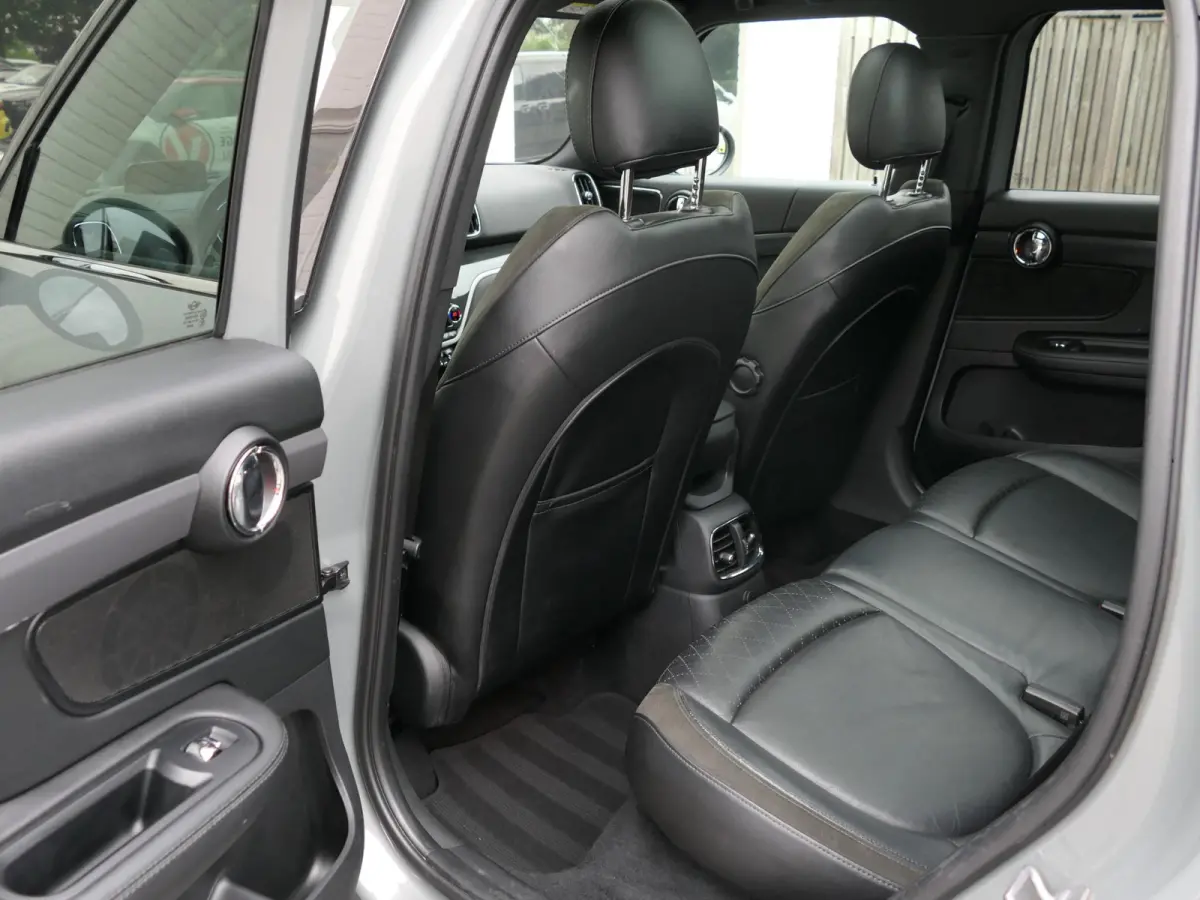 2.0 Cooper S Chili | JCW | Harman/Kardon | Elektrische achterklep | Keyless | Head-up display | Panoramadak | Stoelverwarming | Achteruitrijcamera