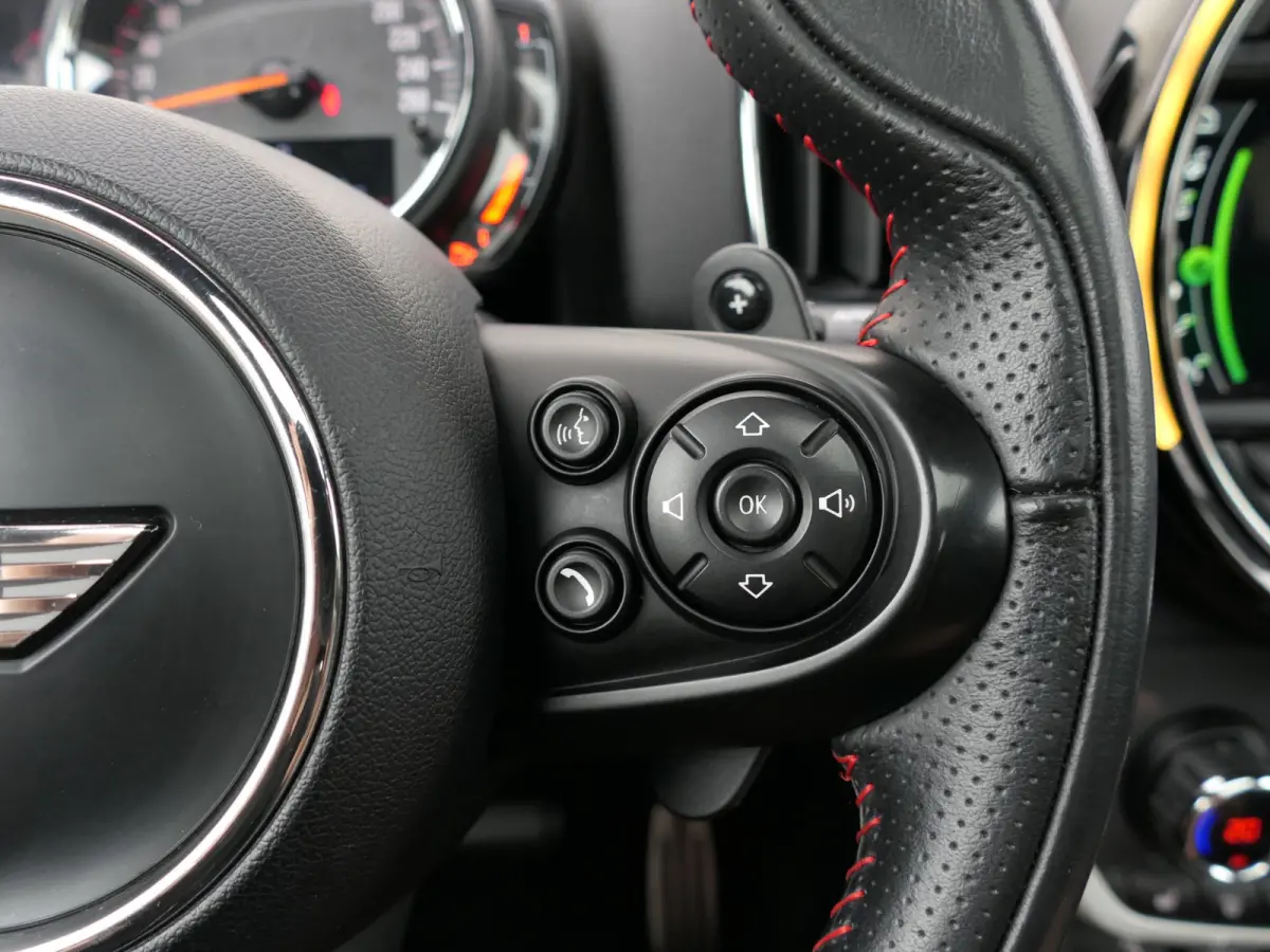2.0 Cooper S Chili | JCW | Harman/Kardon | Elektrische achterklep | Keyless | Head-up display | Panoramadak | Stoelverwarming | Achteruitrijcamera
