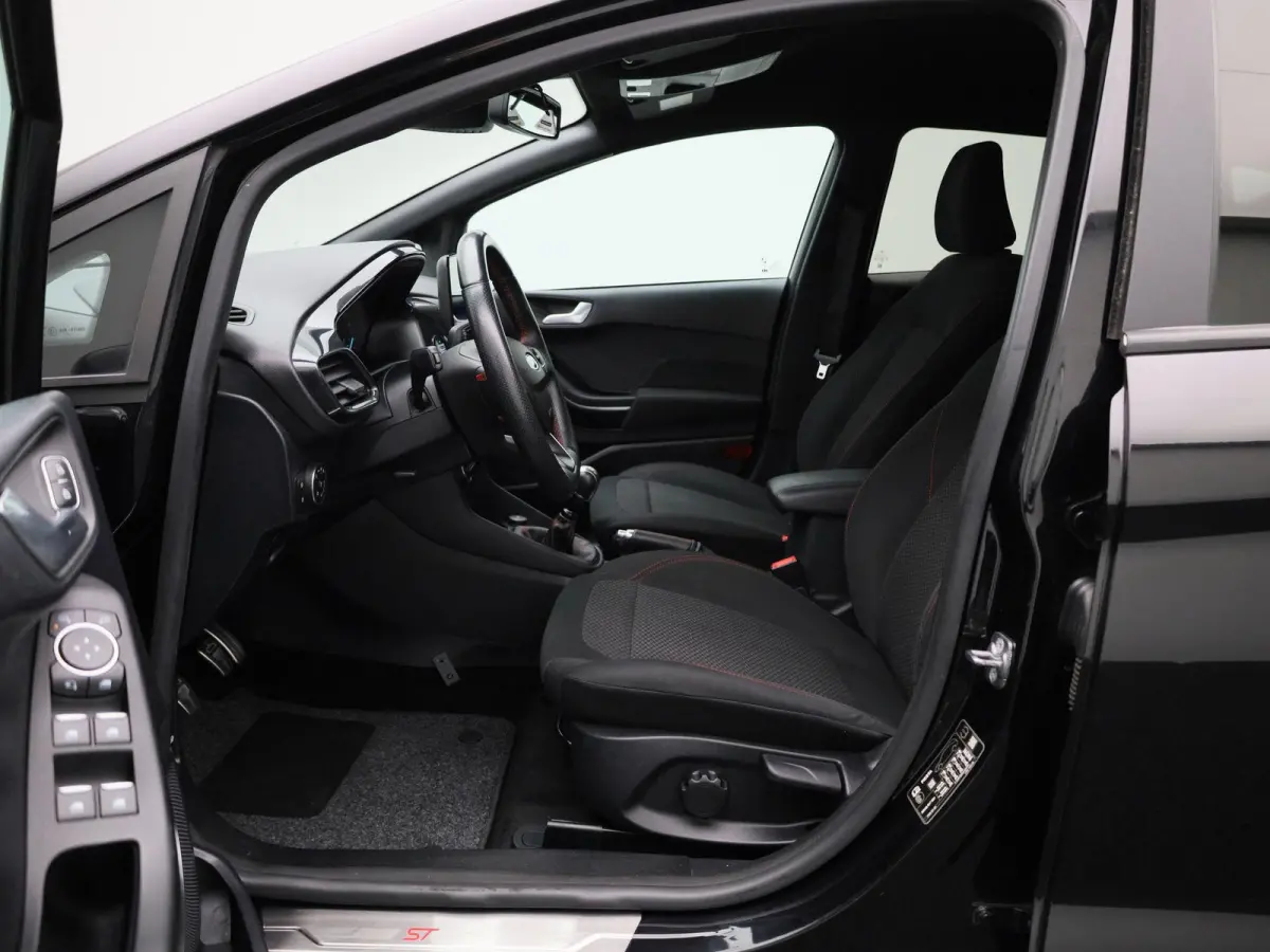 1.0 EcoBoost ST-Line X Airco | Cruise | B&O Soundsystem | Apple carplay | LMV